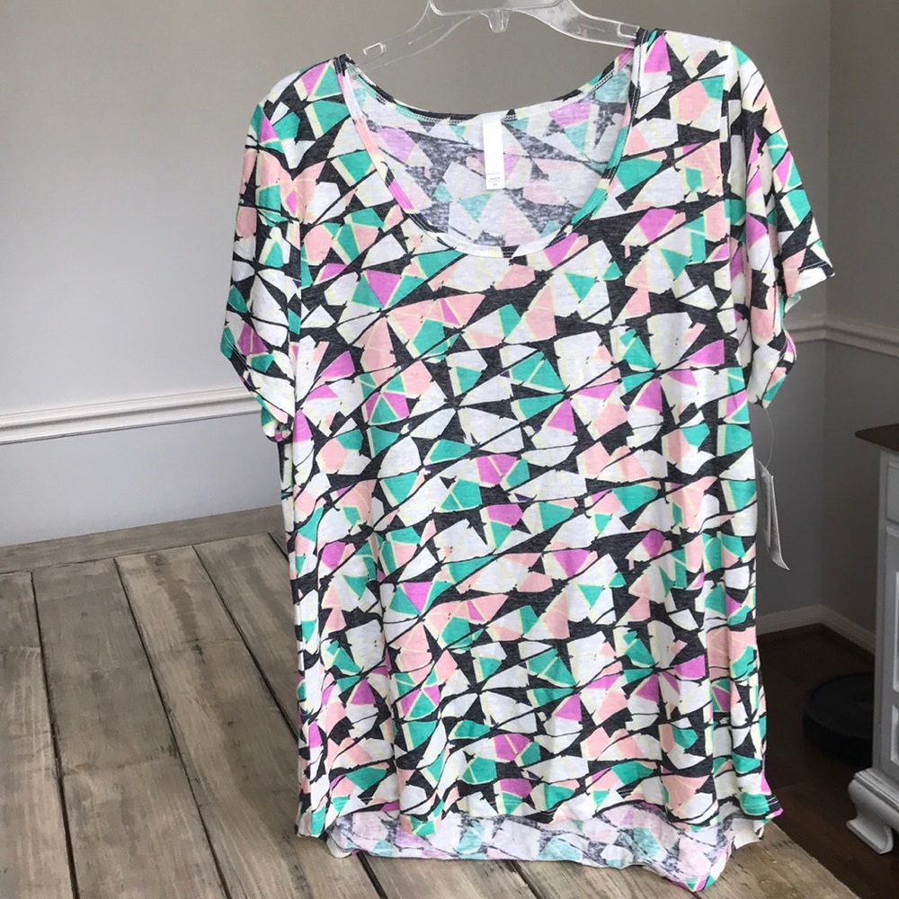 NWT!! LuLaRoe Classic T sz. XL